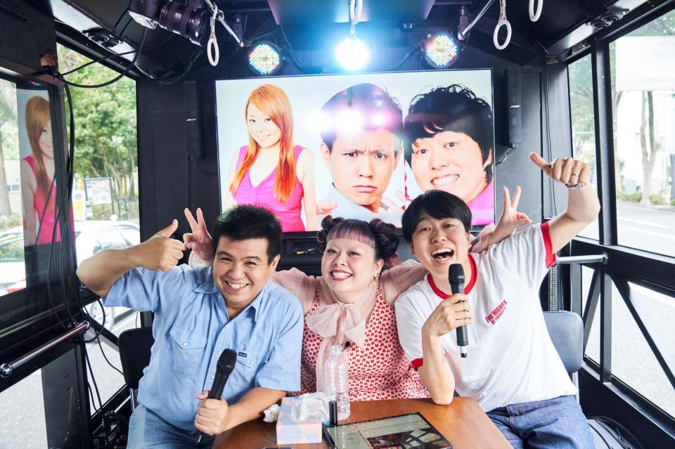 　ライブバス配信に出演した渡辺直美（中央）とジェラードンのアタック西本（左）、かみちぃ©渡辺直美（20）ｉｎ東京ドーム