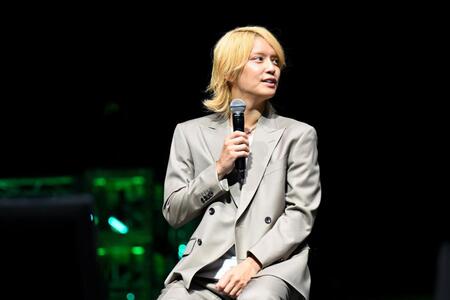 　トークで盛り上げる手越祐也　©２０２５　Ｒｉｏｔ　Ｇａｍｅｓ，　Ｉｎｃ．　Ｕｓｅｄ　Ｗｉｔｈ　Ｐｅｒｍｉｓｓｉｏｎ