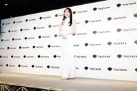 　写真集の発売会見に登場した本田真凜（撮影・高石航平）