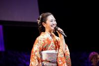 　地元の山形・鶴岡市でデビュー１０周年コンサートを行った羽山みずき