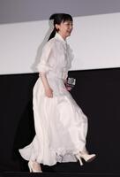 　舞台あいさつに登場した芦田愛菜（撮影・佐々木彰尚）