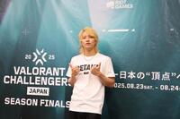 　ポーズを決める手越祐也　©２０２５　Ｒｉｏｔ　Ｇａｍｅｓ，　Ｉｎｃ．　Ｕｓｅｄ　Ｗｉｔｈ　Ｐｅｒｍｉｓｓｉｏｎ