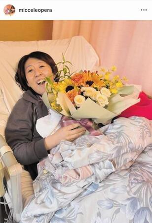 入院中の姿。ミッチェルさんのインスタグラム＠ｍｉｃｃｅｌｅｏｐｅｒａより