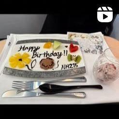 　ＡＮＡの機内で。高嶋ちさ子のインスタグラム＠ｃｈｉｓａｋｏｔａｋａｓｈｉｍａより 