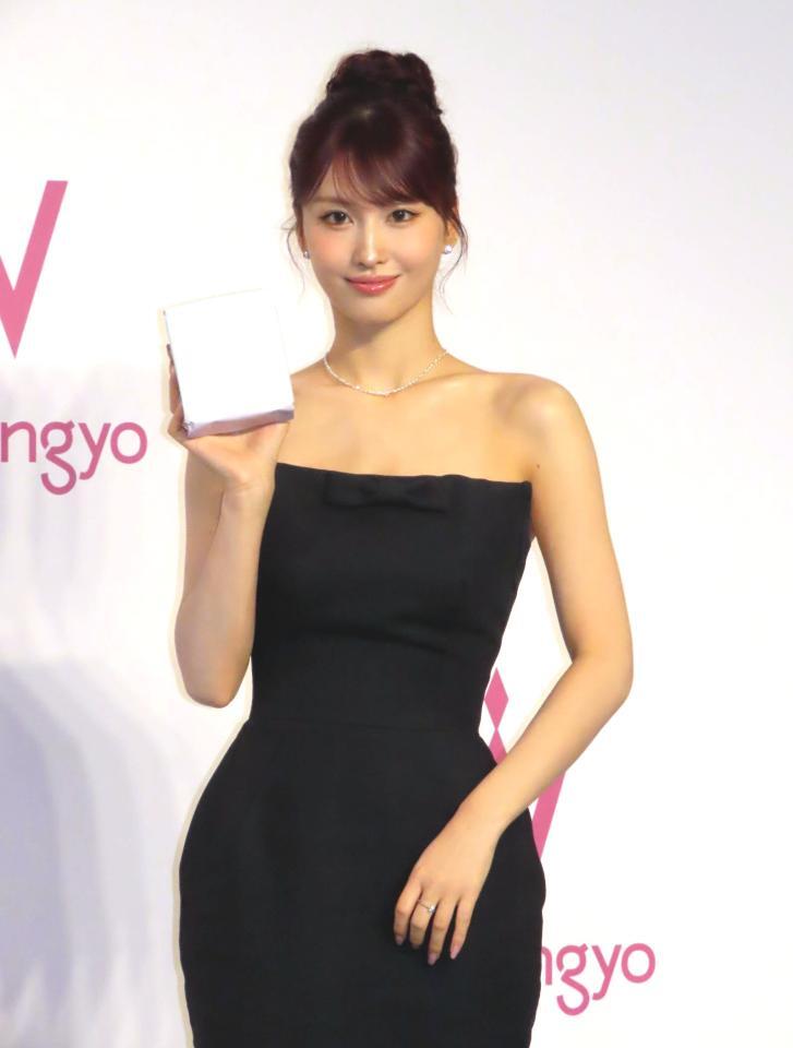 　発表会に出席したＴＷＩＣＥのＭＯＭＯ