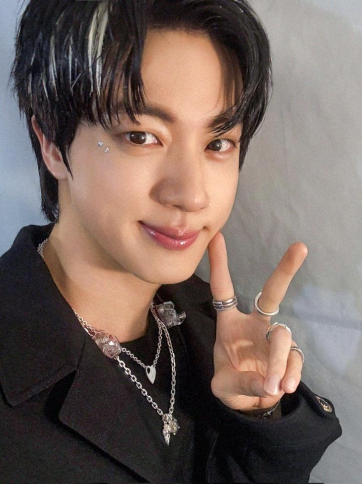 　ＢＴＳの公式Ｘ＠ｂｔｓ＿ｂｉｇｈｉｔより　ジン