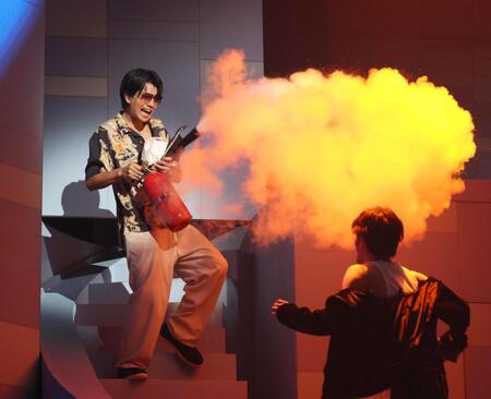 　公開ゲネプロで熱演する高地優吾（撮影・佐々木彰尚）