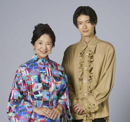　ドラマで共演する宮崎美子（左）と杢代和人