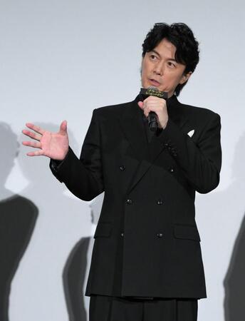 　映画「ブラック・ショーマン」完成披露試写会で撮影を振り返る福山雅治（撮影・伊藤笙子）