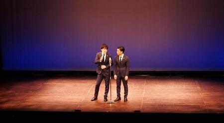 　１０回目の単独公演「噂をすれば．．．」の初日公演に臨んだキュウ