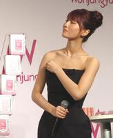 　発表会に出席したＴＷＩＣＥのＭＯＭＯ