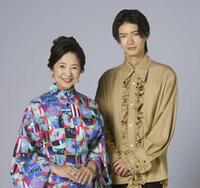 　ドラマで共演する宮崎美子（左）と杢代和人