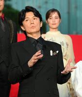 　映画「ブラック・ショーマン」レッドカーペットイベントで撮影を振り返る福山雅治（撮影・伊藤笙子）