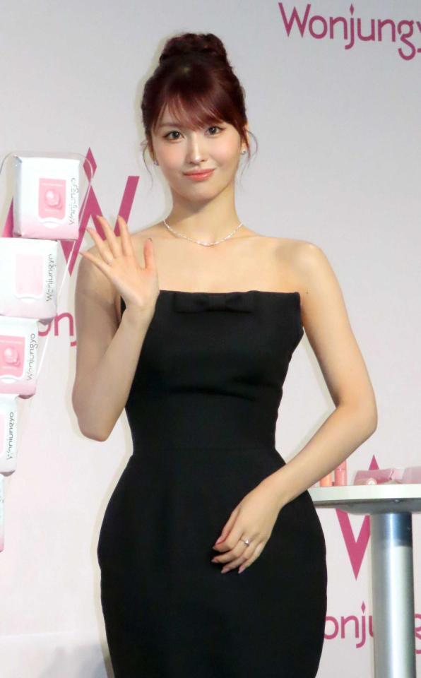 　発表会に出席したＴＷＩＣＥのＭＯＭＯ