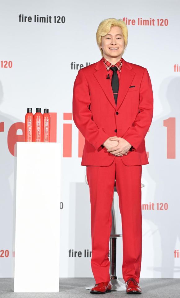 　イベントに登場したカズレーザー（撮影・園田高夫）