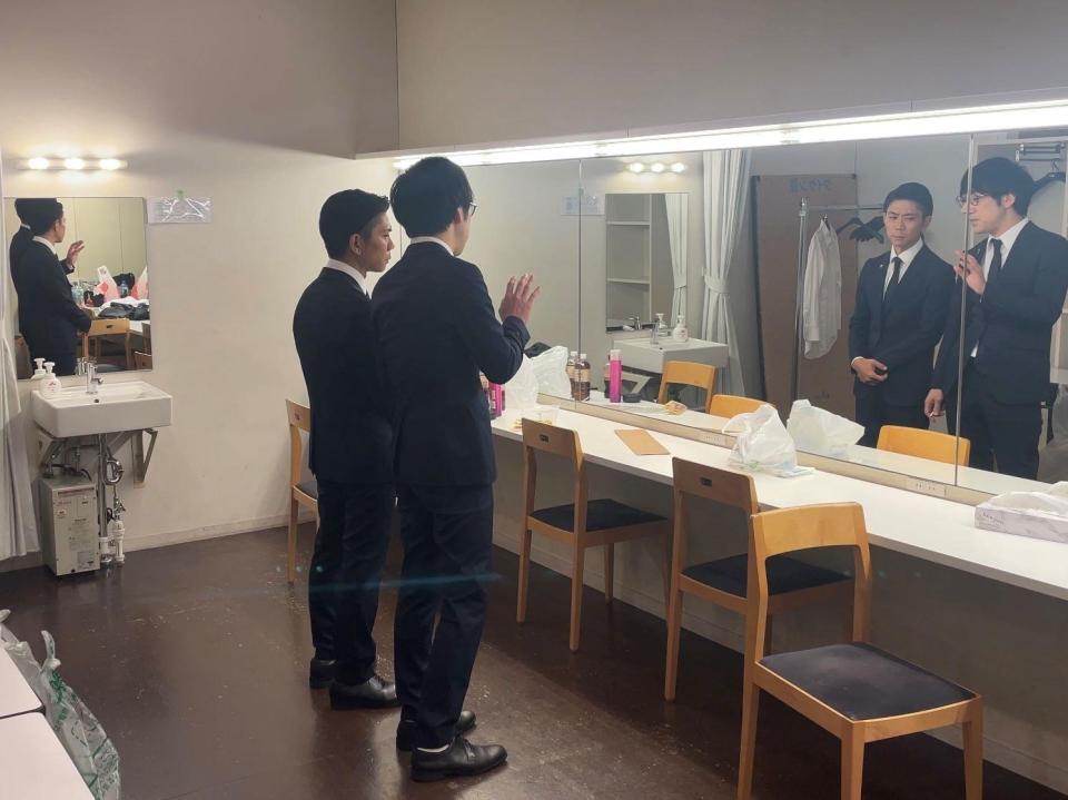 　１０回目の単独公演「噂をすれば．．．」の初日公演に臨んだキュウの舞台裏