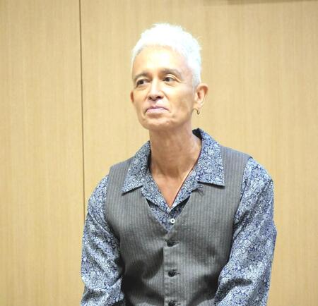 　会見に出席したマーク・パンサー