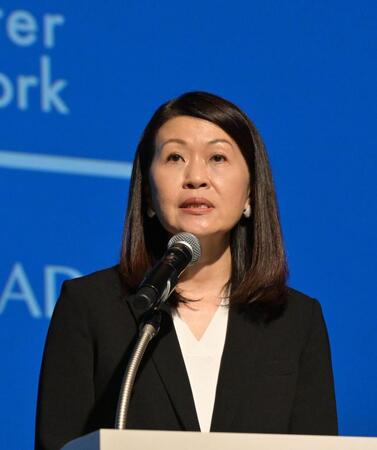 設立経緯などを語るフィリップモリスジャパンのシェリー・ゴー社長