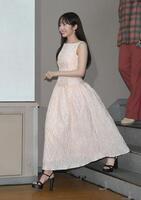 　イベントに総レースのワンピースで登場した本田真凜（撮影・伊藤笙子）