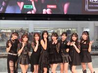 アイドル・グループ「ＯＣＨＡ　ＮＯＲＭＡ」の（左から）斉藤円香、窪田七海、西﨑美空、北原もも、米村姫良々、筒井澪心、中山夏月姫