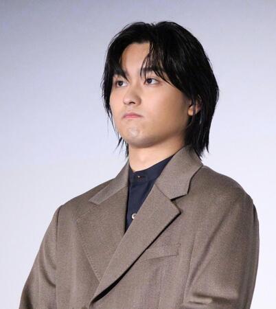 舞台あいさつに登壇した奥平大兼