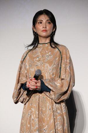 舞台あいさつに登壇した田中麗奈