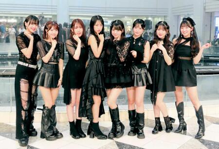 　ＯＣＨＡ　ＮＯＲＭＡの（左から）斉藤円香、窪田七海、西﨑美空、北原もも、米村姫良々、筒井澪心、広本瑠璃、中山夏月姫