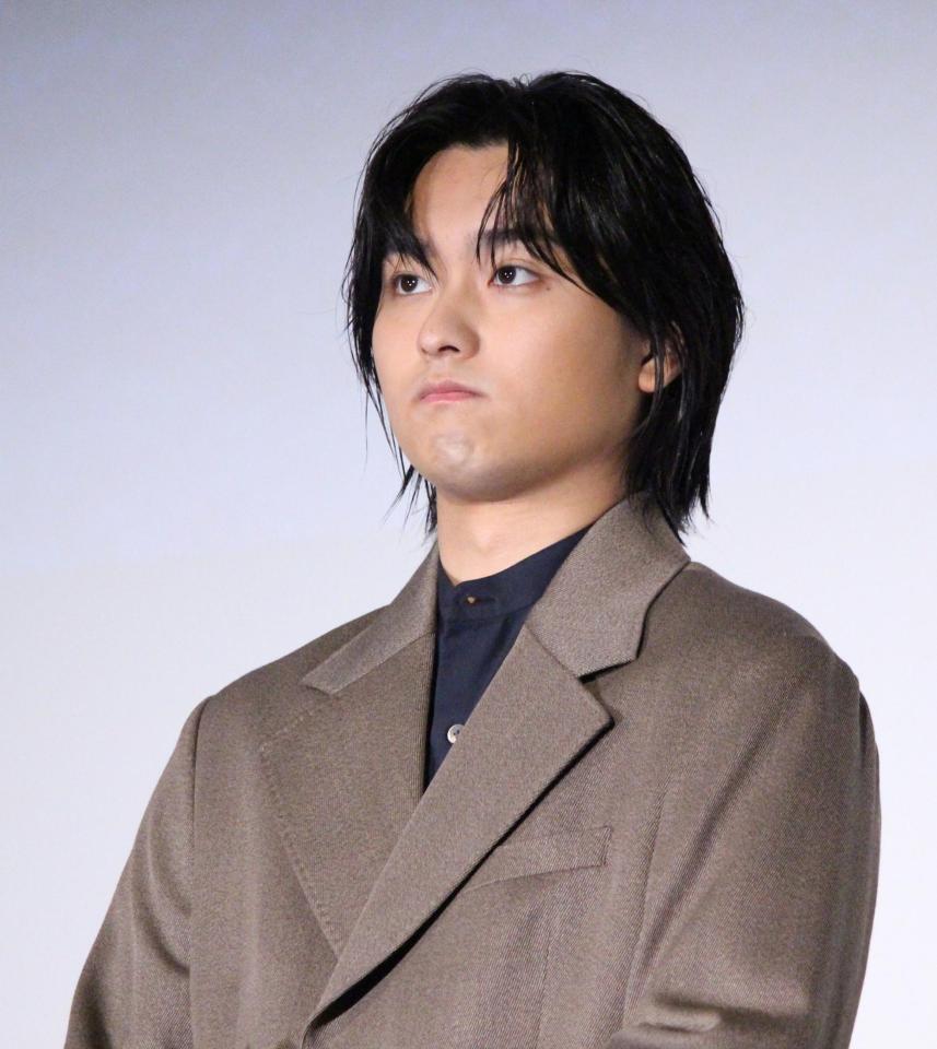 舞台あいさつに登壇した奥平大兼