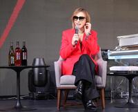 　会見するＹＯＳＨＩＫＩ（撮影・佐々木彰尚）