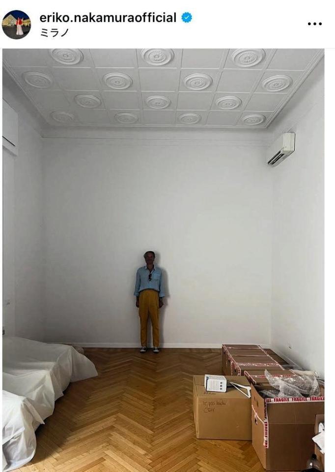 　４超の天井には美しい装飾が。中村江里子のインスタグラム＠ｅｒｉｋｏ．ｎａｋａｍｕｒａｏｆｆｉｃｉａｌより