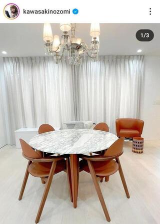 　２４年３月、新居にはエルメスのイスやソファーなど超ゴージャス！川崎希のインスタグラム＠ｋａｗａｓａｋｉｎｏｚｏｍｉより