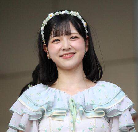 　笑顔を見せるＳＴＵ４８の曽川咲葵