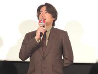 　アニメ映画「不思議の国のアリスと」の舞台あいさつに出席した間宮祥太朗