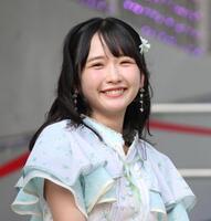 　笑顔を見せるＳＴＵ４８の高雄さやか