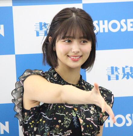 　ポーズを決める北野瑠華