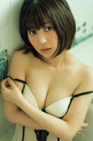 　北野瑠華ドラマコラボ写真集「グラぱらっ！」ⓒ栗山秀作／講談社