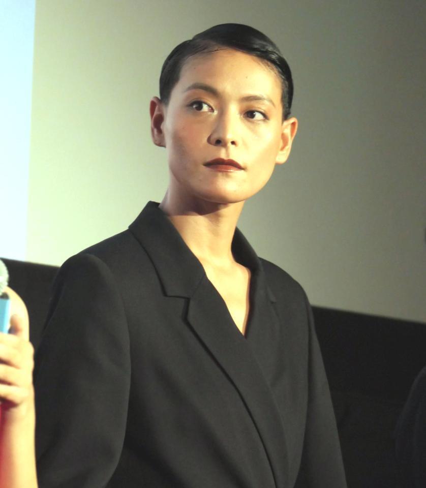 　イベントに出席した菅原小春