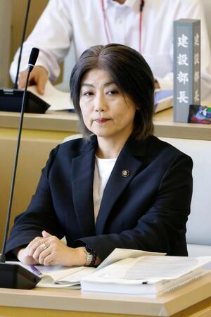 　静岡県伊東市議会の本会議に出席する田久保真紀市長