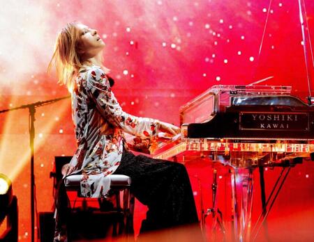 　ピアノを奏でるＹＯＳＨＩＫＩ