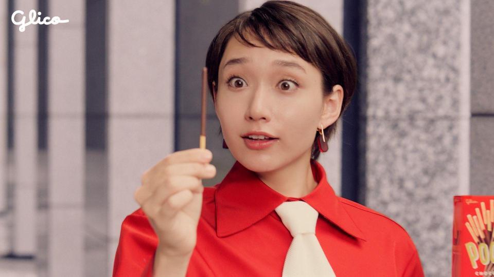 　新ＴＶＣＭ「ポッキーの革命」篇に登場する白本彩奈 