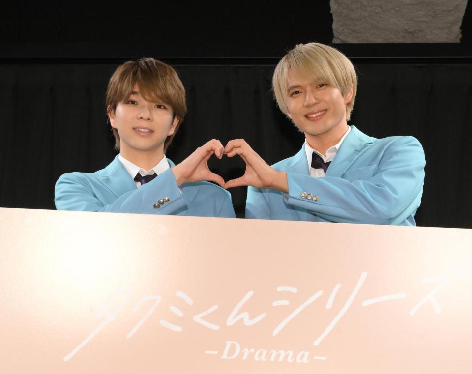 　「タクミくんシリーズ　－Ｄｒａｍａ－」完成発表会に登場した塩﨑太智（左）と加藤大悟（撮影・伊藤笙子）