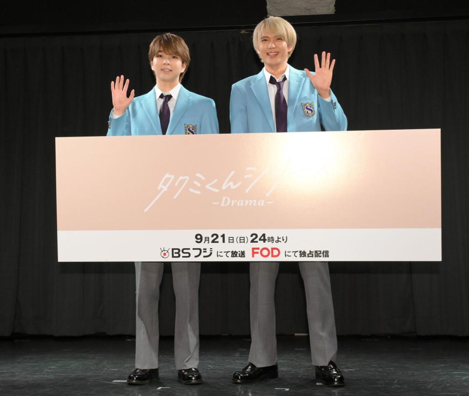 　「タクミくんシリーズ　－Ｄｒａｍａ－」完成発表会に登場した塩﨑太智（左）と加藤大悟（撮影・伊藤笙子）