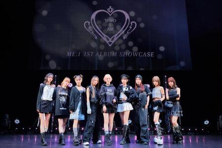 　（左から）ＫＯＫＯＮＡ、ＡＹＡＮＥ、ＫＥＩＫＯ、ＭＩＵ、ＳＵＺＵ、ＲＩＮＯＮ、ＭＯＭＯＮＡ、ＳＨＩＺＵＫＵ、ＴＳＵＺＵＭＩ　©ＬＡＰＯＮＥ　ＧＩＲＬＳ