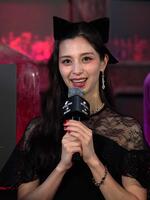 　インタビューに答える中条あやみ（撮影・高部洋祐）