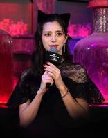 　インタビューに答える中条あやみ（撮影・高部洋祐）