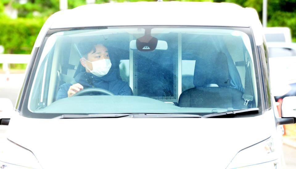 　警視庁へ送検される清水尋也容疑者を乗せたとみられる車（撮影・伊藤笙子）