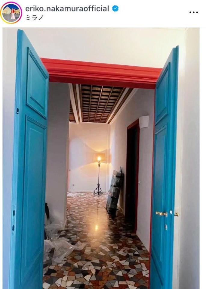 　真っ白な室内がすっかり色鮮やかに。中村江里子のインスタグラム＠ｅｒｉｋｏ．ｎａｋａｍｕｒａｏｆｆｉｃｉａｌより 