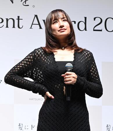 　モデル部門受賞の佐田真由美（撮影・持木克友）