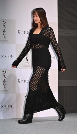 　授賞式に登場したモデル部門受賞の佐田真由美（撮影・持木克友）