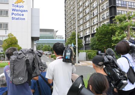 　清水尋也容疑者の送検を待つ報道陣